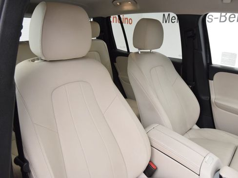 Used 2022 Mercedes-Benz GLB 250 image 17