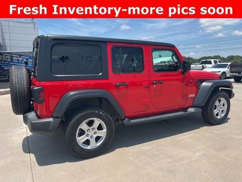 Used 2019 Jeep Wrangler Unlimited Sport AWD/4WD image 3