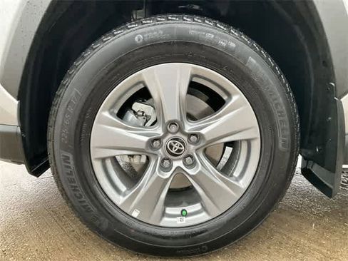 Used 2025 Toyota RAV4 XLE image 12