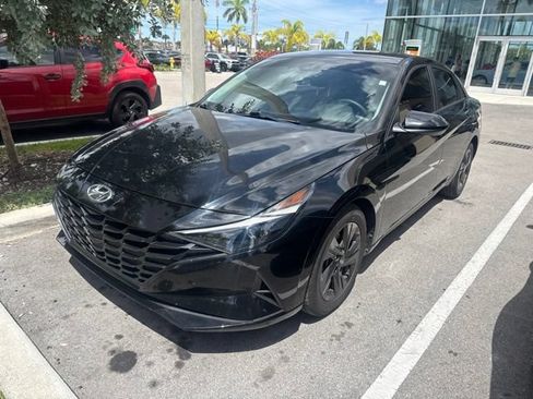 Used 2021 Hyundai Elantra SEL FWD image 1