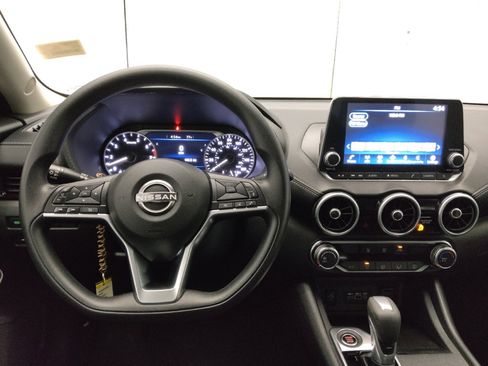 Used 2025 Nissan Sentra SV FWD image 22