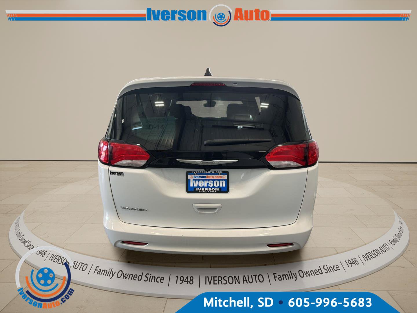Used 2023 Chrysler Voyager LX FWD image 6