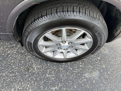 Certified 2017 Buick Enclave Leather w/ Trailering Package FWD image 40