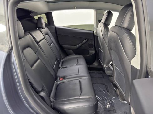 Used 2022 Tesla Model Y Performance image 38