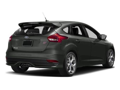 Used 2017 Ford Focus ST FWD image 2