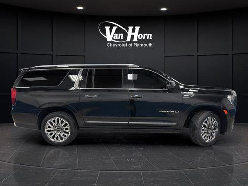 Used 2023 GMC Yukon XL Denali Ultimate image 2