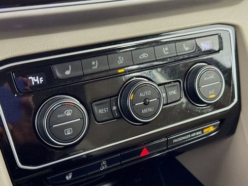 Used 2019 Volkswagen Atlas SEL Premium image 16