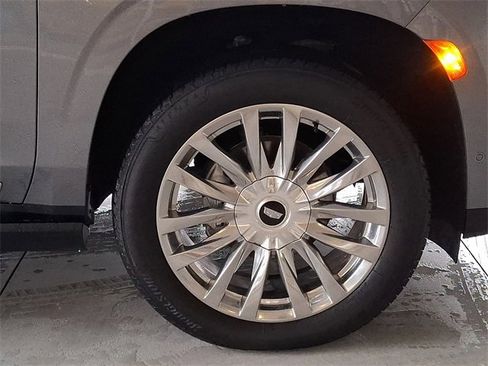 Used 2022 Cadillac Escalade Premium Luxury w/ Performance Package image 30