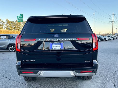 Used 2025 Ford Expedition Platinum image 15