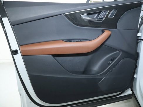 Used 2023 Audi Q7 2.0T Premium w/ Towing Package image 19