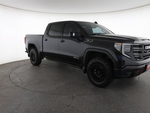 Used 2023 GMC Sierra 1500 AT4 w/ AT4 Premium Package AWD/4WD image 2