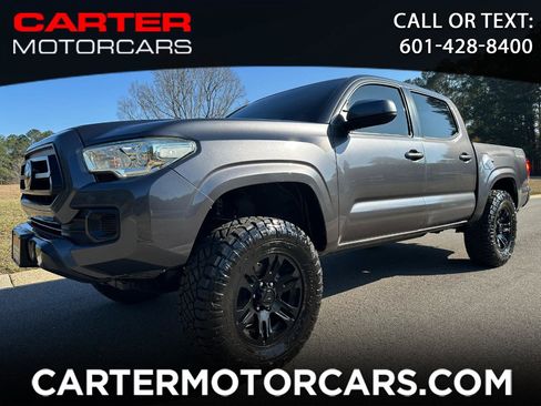 Used 2020 Toyota Tacoma SR5 image 1