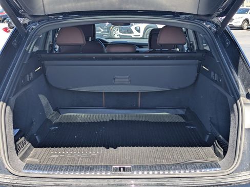 Used 2024 Audi Q8 e-tron Premium Plus AWD/4WD image 28