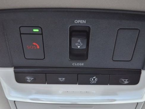 Used 2024 Nissan Altima 2.5 SV w/ SV Premium Package FWD image 35