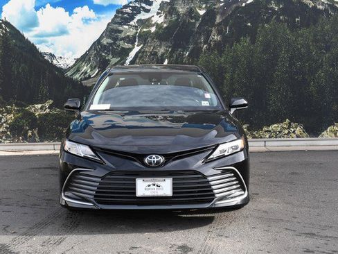 Used 2023 Toyota Camry LE image 5