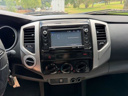 Used 2015 Toyota Tacoma 4x4 Double Cab w/ SR5 Package image 26