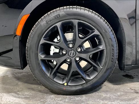 New 2026 Chrysler Pacifica Limited w/ S Appearance Package image 31