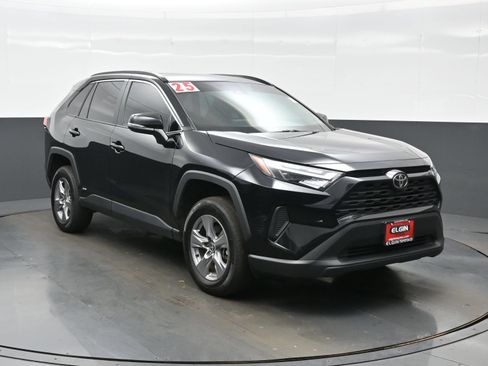 Used 2025 Toyota RAV4 XLE w/ Convenience Package AWD/4WD image 8