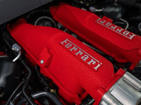 Used 2017 Ferrari California T RWD image 81
