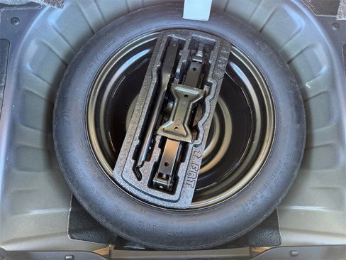 Used 2020 Nissan Maxima 3.5 SV w/ Floor Mat Group image 16