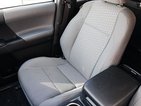 Used 2022 Toyota Tacoma SR image 11