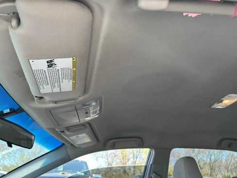 Used 2016 Toyota Camry LE FWD image 10
