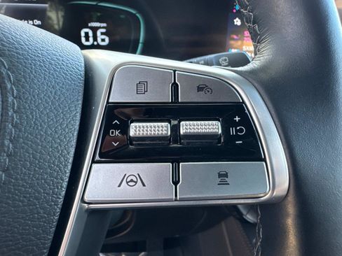 Used 2023 Kia Telluride EX w/ EX Captain's Chair Package image 31