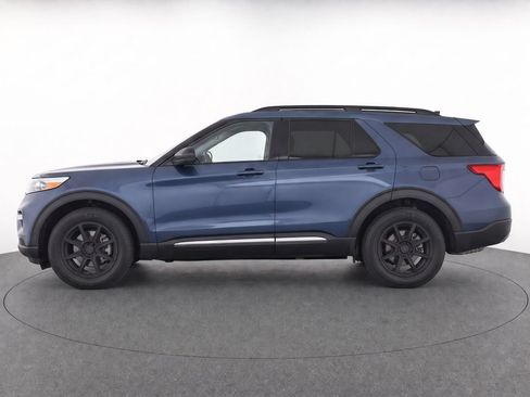 Used 2021 Ford Explorer XLT w/ Equipment Group 202A RWD image 6