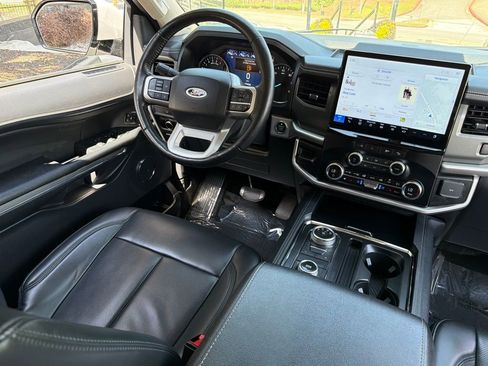 Used 2024 Ford Expedition XLT image 43