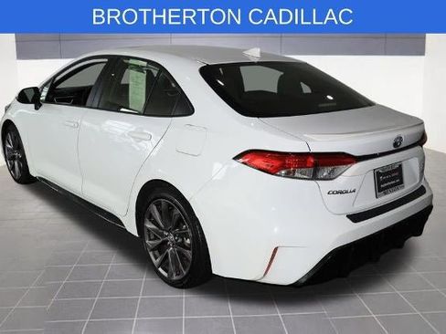 Used 2024 Toyota Corolla SE w/ SE Package FWD image 3