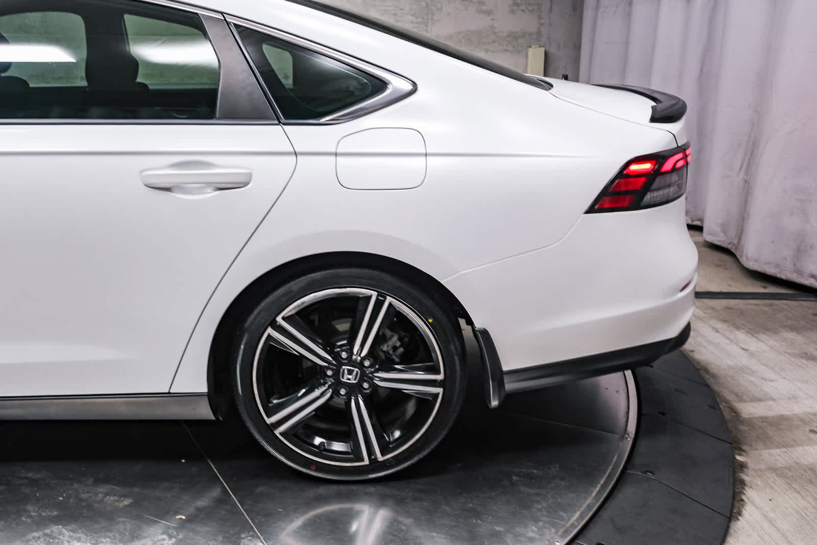Used 2023 Honda Accord Sport image 8