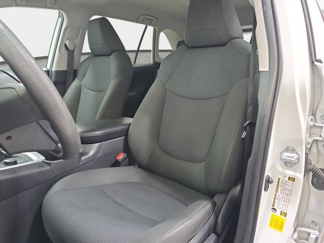 Certified 2025 Toyota RAV4 LE AWD/4WD image 12