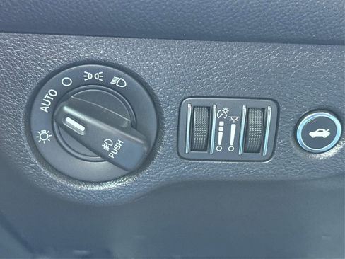 Used 2019 Dodge Challenger R/T w/ Driver Convenience Group image 20