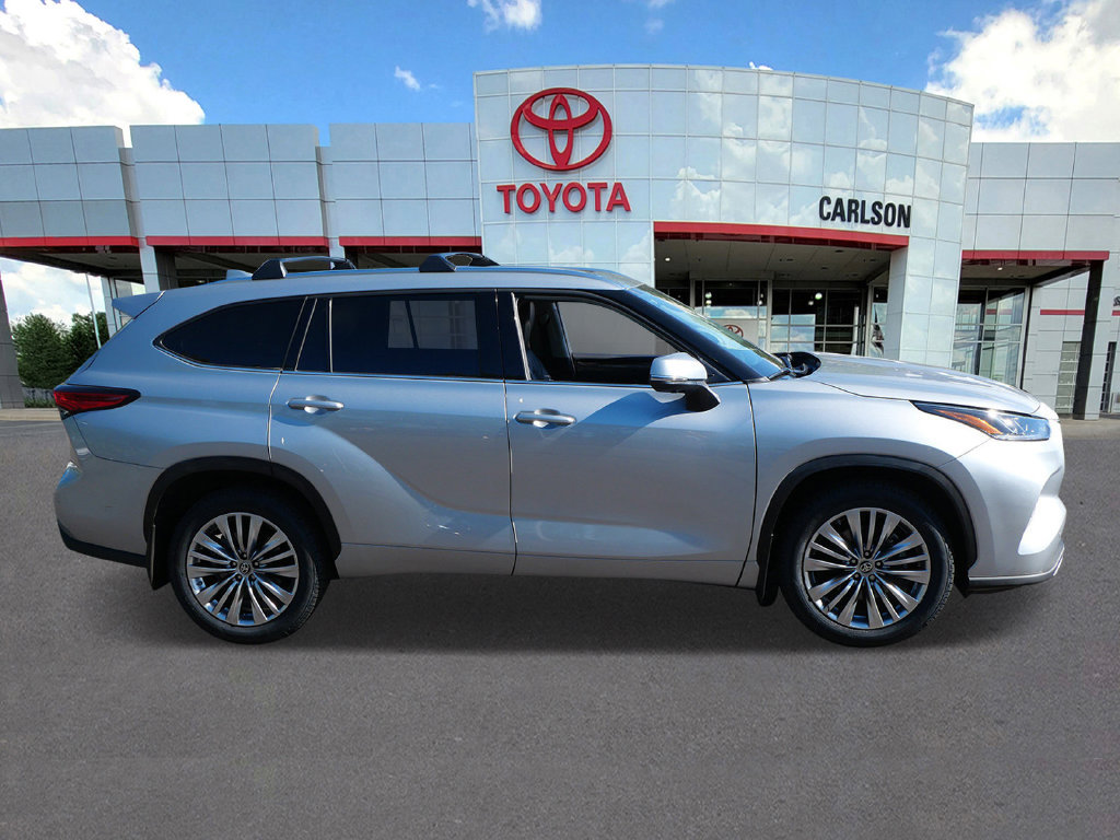 Used 2023 Toyota Highlander Platinum AWD/4WD image 4