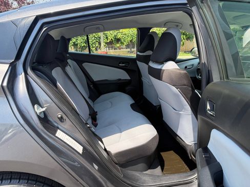Used 2022 Toyota Prius LE FWD image 25