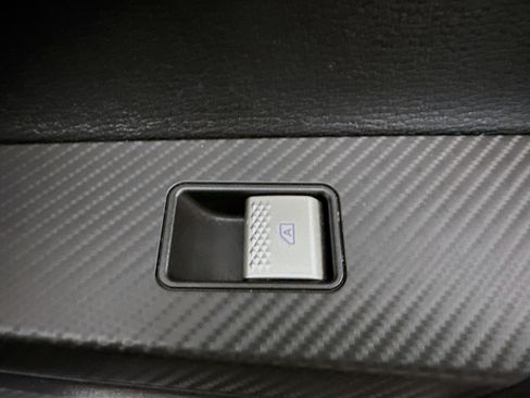 Used 2024 Mitsubishi Outlander SE Black Edition image 31