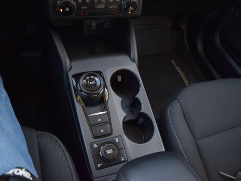 Used 2024 Ford Bronco Sport Badlands image 14