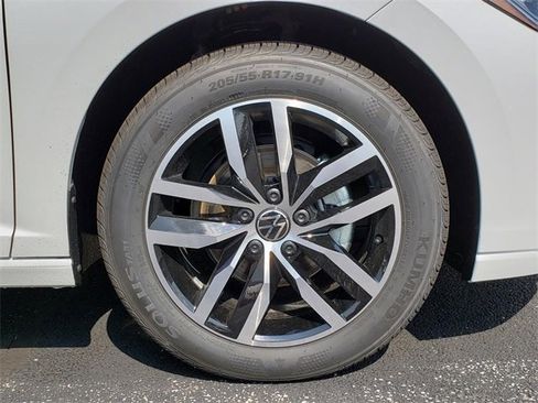 New 2025 Volkswagen Jetta SE image 12