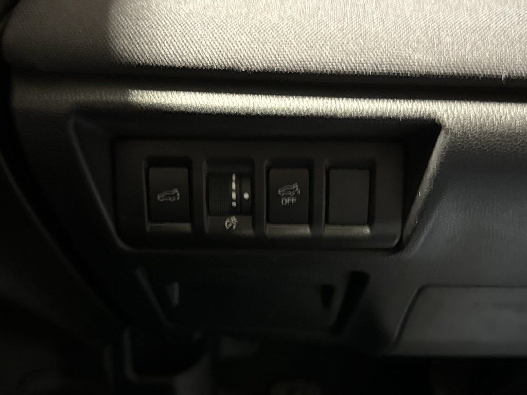 Used 2023 Subaru Outback Premium AWD/4WD image 19