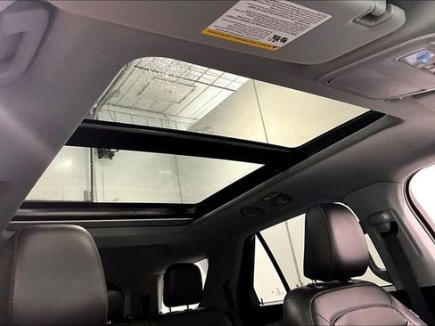 Used 2022 Ford Explorer XLT w/ XLT Sport Appearance Package image 29