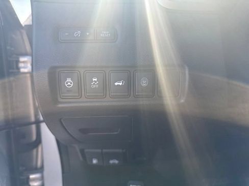 Used 2020 Nissan Murano SL w/ Moonroof Package AWD/4WD image 15