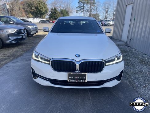 Used 2023 BMW 530i xDrive w/ Convenience Package image 8