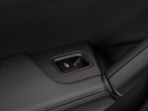 New 2025 Porsche Cayenne Coupe image 16