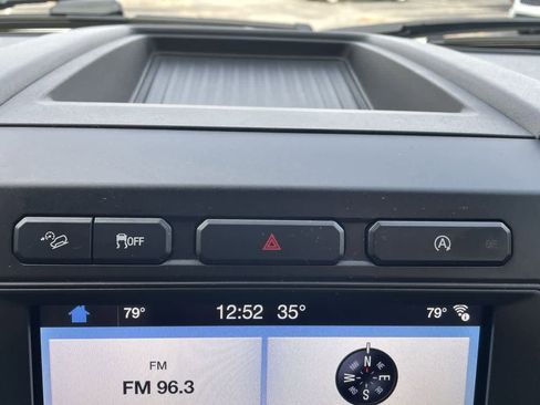 Used 2019 Ford Expedition XLT image 29