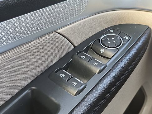 Used 2018 Ford Explorer FWD image 13