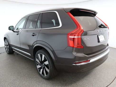 Used 2023 Volvo XC90 T8 Ultimate w/ Protection Package Premier image 6