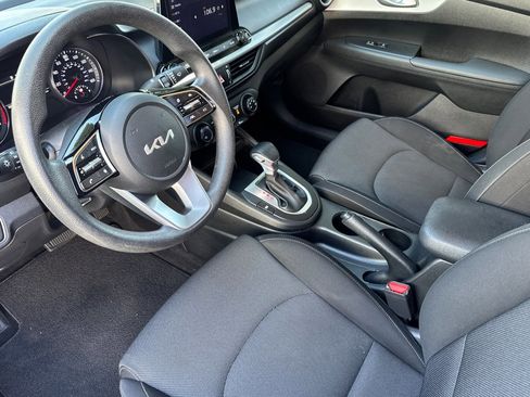 Used 2024 Kia Forte LXS w/ LXS Technology Package FWD image 7