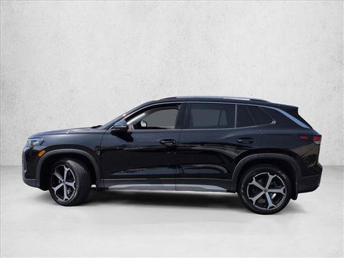 Used 2025 Volkswagen Tiguan SE FWD image 9