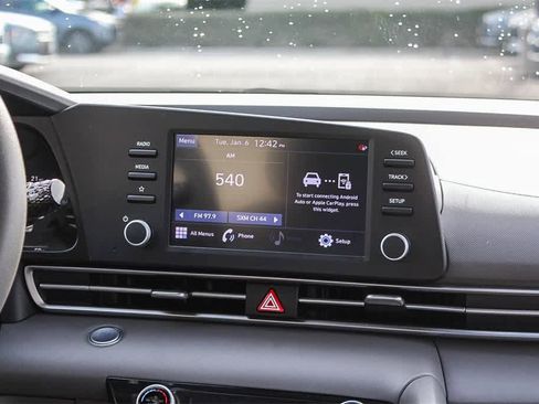 Certified 2023 Hyundai Elantra SEL image 18