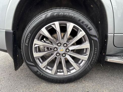 Used 2023 Chevrolet Traverse Premier AWD/4WD image 14